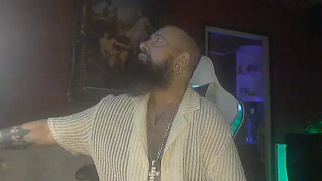 maseurbeardedpig Chat XXX in diretta