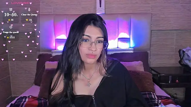 Chat +18 de mia_devine_ ao vivo