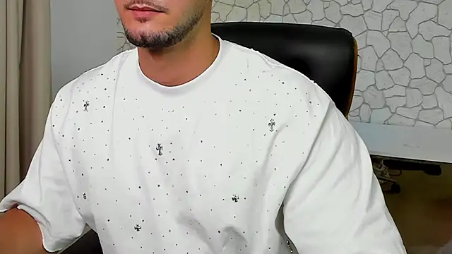 Онлайн чат XXX ClintMasters