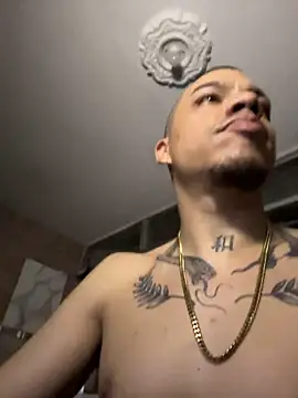 AlphaMasterXxx XXX чат на живо