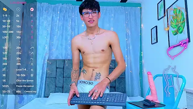 Živý XXX chat NicolasTorrez