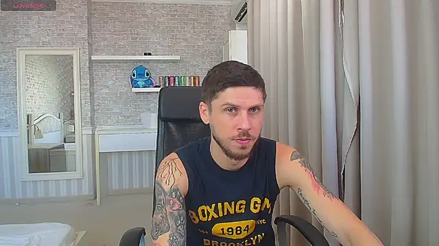 JonahShaw Chat XXX in diretta
