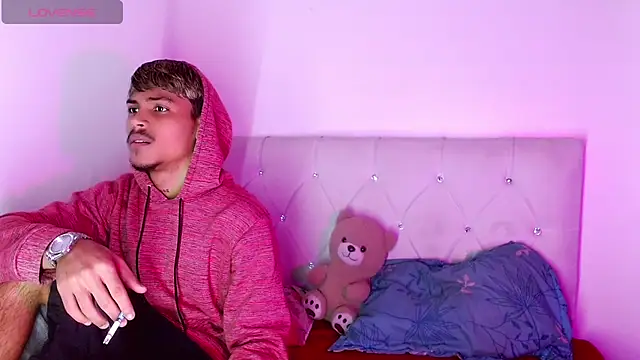 Angel_foxc13 élő XXX-chatje