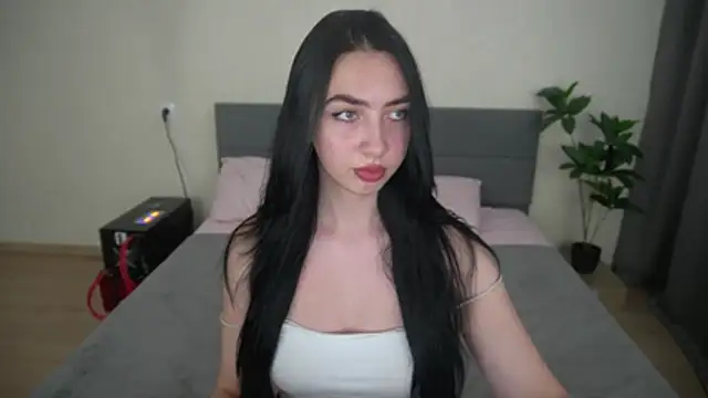 XXX chat uživo modela WildKittenX_