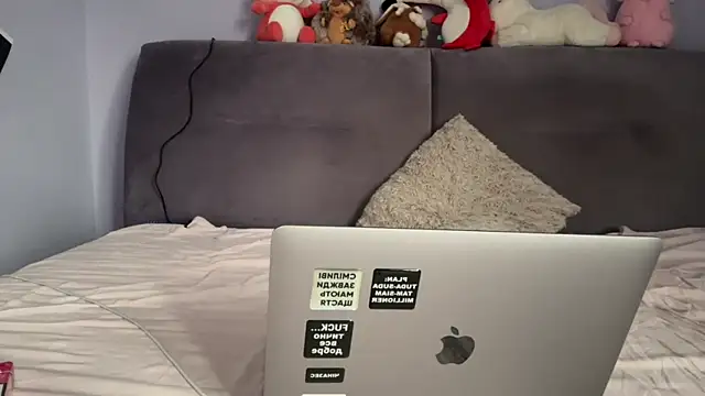 XXX chat uživo modela Oksi494