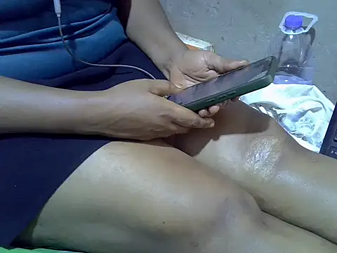 Czat XXX na żywo – Brownsexy_