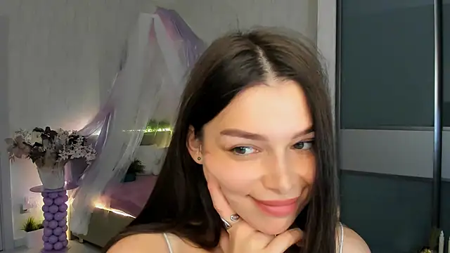 ContinentOfTranquility's Live XXX Chat