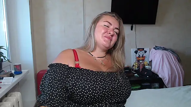 NikaSkylink's Live XXX Chat