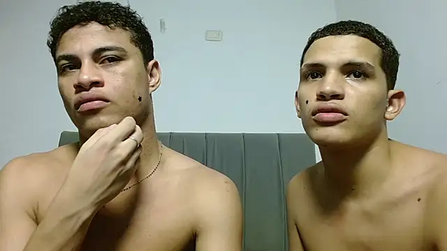 Jose_And_Daniel Live XXX-Chat