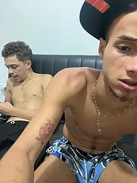 friends_lust_latin Show Webcam
