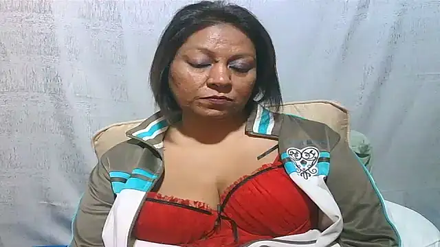 צ'אט XXX בשידור חי של IndianSexyMilf69