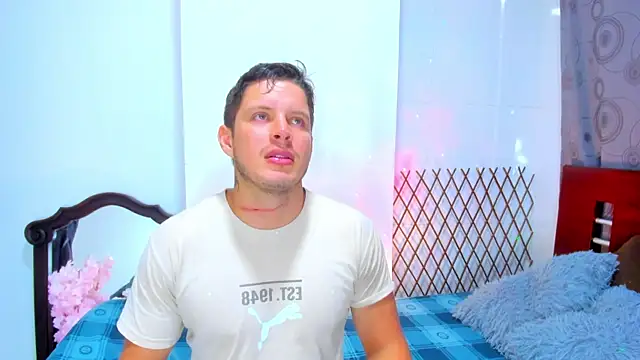 johnycooper08's Live XXX Chat