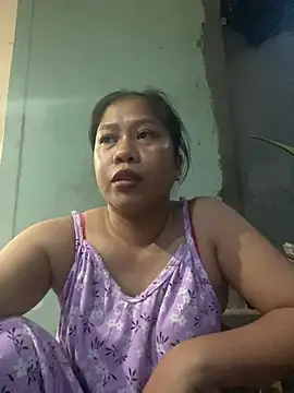 Pilipinalyn23's Live XXX Chat