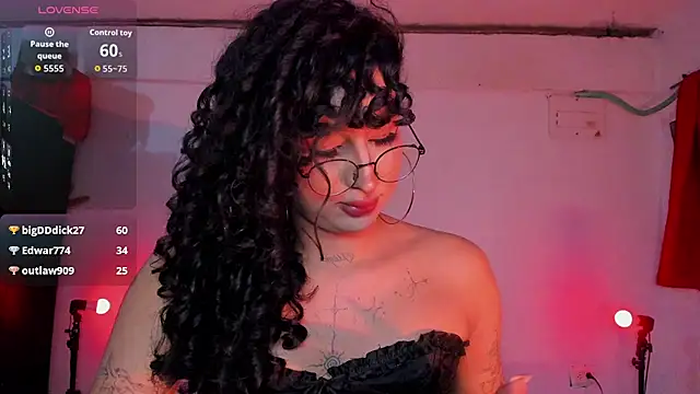 Chat +18 de Heka_Prudence ao vivo