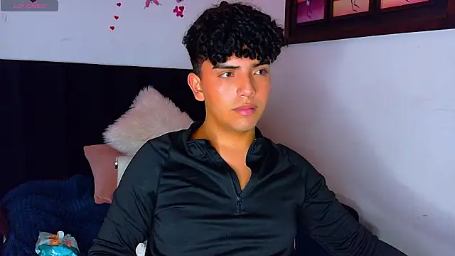 Kairoo_ Adlı Modelin Canlı XXX Sohbeti