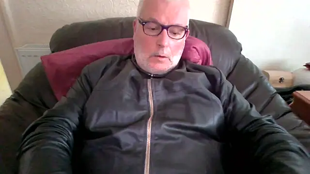 XXX chat uživo modela Leatherman63