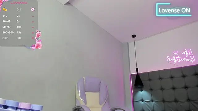 scarletcherry18's Live XXX Chat