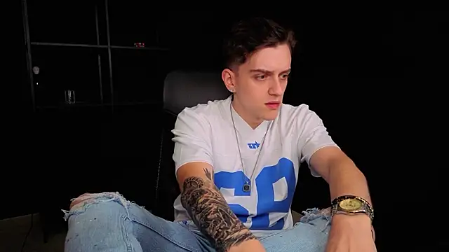 צ'אט XXX בשידור חי של FelixStarkk