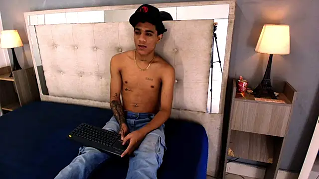 XXX chat uživo modela _Thiago12