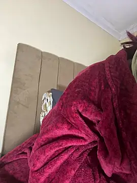 MaskedBootyLicious28's Live XXX Chat