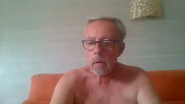 tuggy59 XXX чат на живо