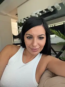 ReynaMorel's Live XXX Chat