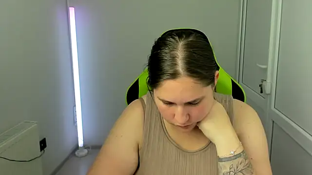 LunaVenom Adlı Modelin Canlı XXX Sohbeti