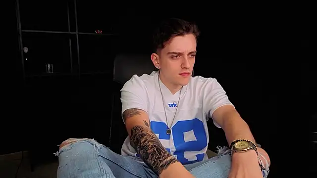 FelixStarkk Adlı Modelin Canlı XXX Sohbeti