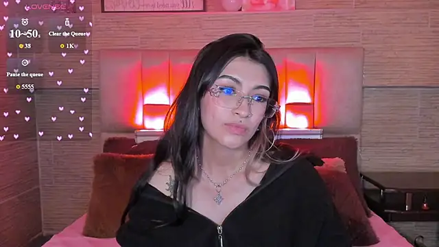 Chat +18 de mia_devine_ ao vivo