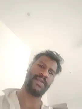 Paramkeerthi: απευθείας συνομιλία ΧΧΧ