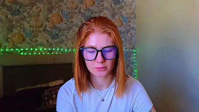 Juli_Ginger's Live XXX Chat