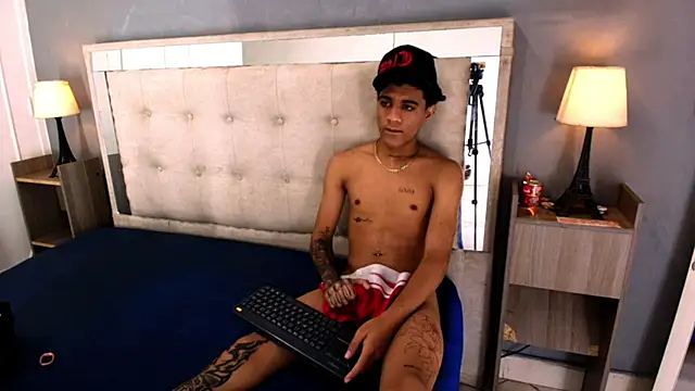 _Thiago12n Live XXX chat