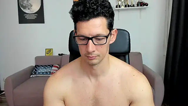 Chat +18 de BrutusK08 ao vivo
