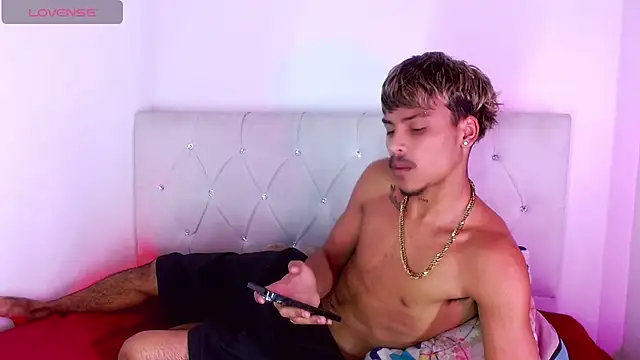 Angel_foxc13 Adlı Modelin Canlı XXX Sohbeti