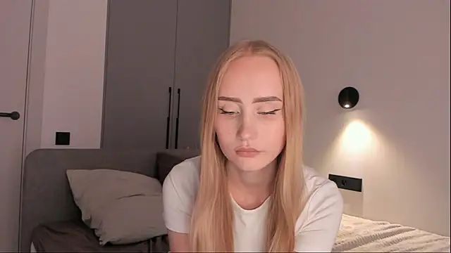 KimikoFolwell XXX чат на живо