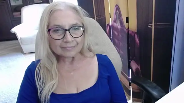sofia_xkiss élő XXX-chatje