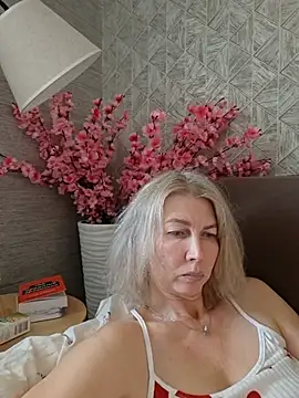 Chat +18 de stellahere8 ao vivo