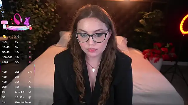 LuxSopphia Chat XXX live