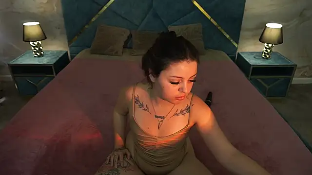 SinfulKittenn Chat XXX live