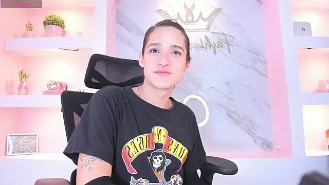 Chatroom XXX en direct de CandyDance1_