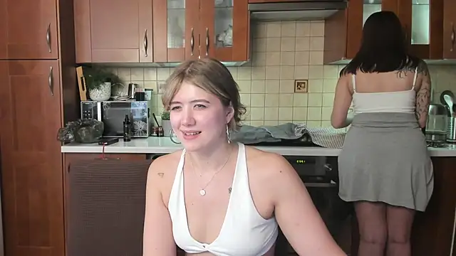 HotCaramellsTV 웹캠 쇼