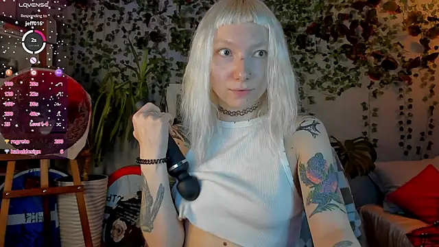 צ'אט XXX בשידור חי של tattoo_art_baby