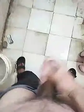 Precumdick19's Live XXX Chat