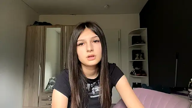 SpanishRooter Adlı Modelin Canlı XXX Sohbeti