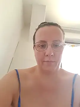 Goodass7 Adlı Modelin Canlı XXX Sohbeti