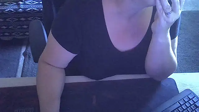 Silvia2277 Chat XXX in diretta