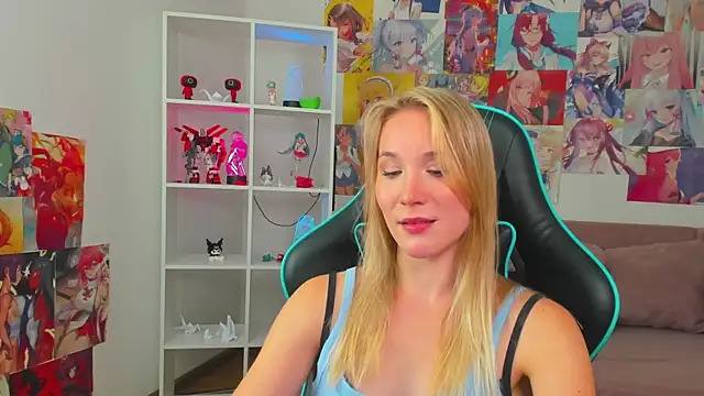 Chat +18 de ElaraVoltage ao vivo