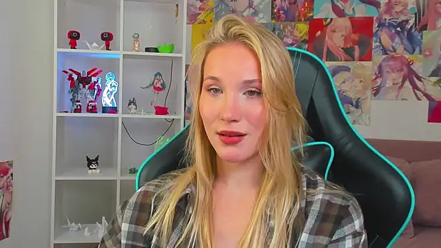 ElaraVoltage Chat XXX live