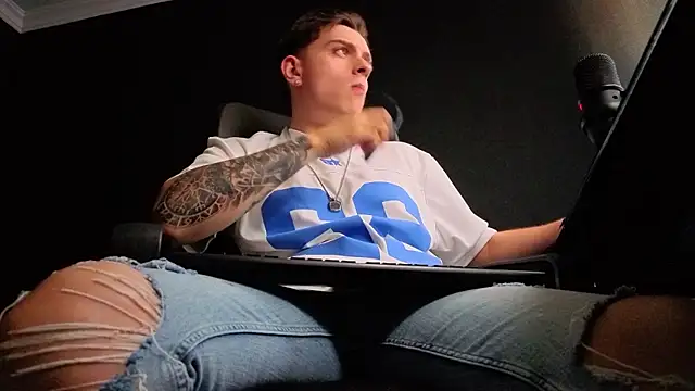 Chat +18 de FelixStarkk ao vivo