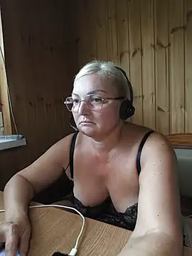 White-Chocolatte Chat XXX live